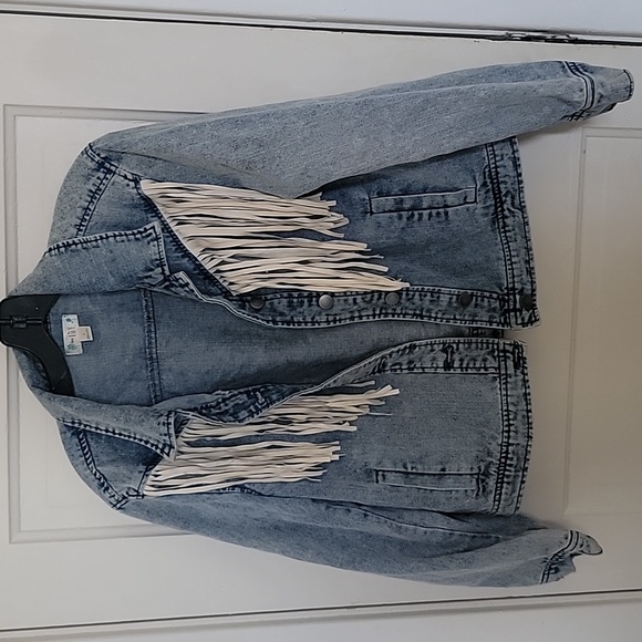 Denim jacket with fringe - Picture 2 of 4